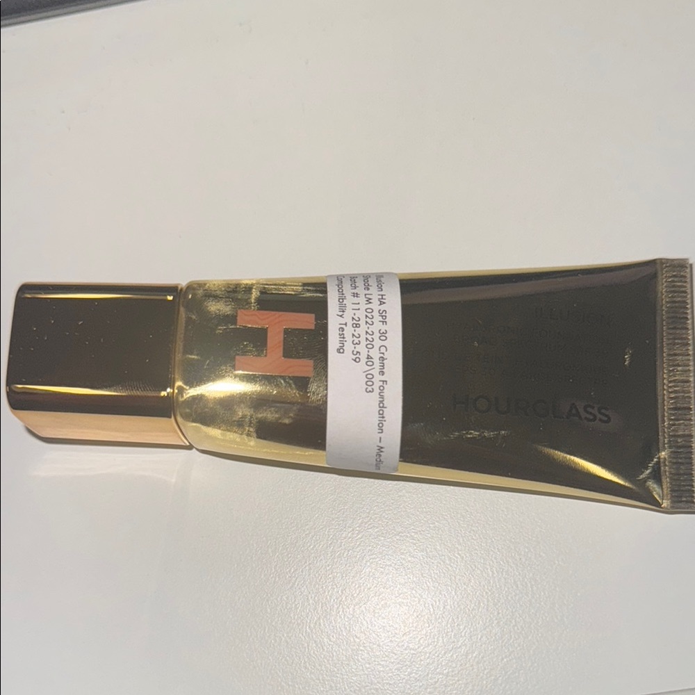 NEW ILLUSION LUMINOUS GLOW FOUNDATION SPF 30